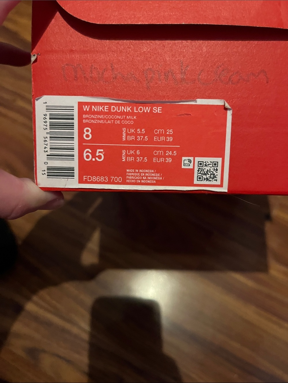 Nike Women’s Low-Top Sneakers . Special Edition. Woman’s Size 8 - Picture 8 of 8